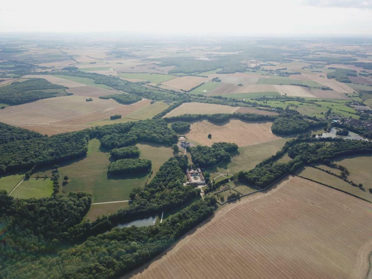 La Maison Du Puits Entrains-sur-Nohain Esterno foto